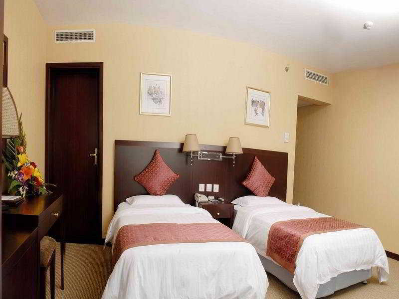 Beijing Rainbow Hotel Room photo